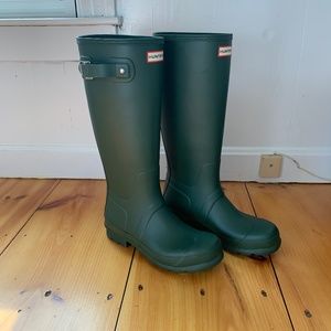 Hunter Mens Tall Original Rain Boots in Green